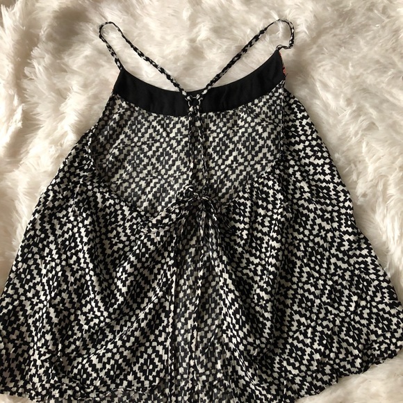 Lulumari Print Tank - Tie back - Size M - Picture 3 of 5